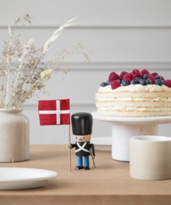 GARDER MED FLAG & GEVÆR - MØRK VAGTUNIFORM
